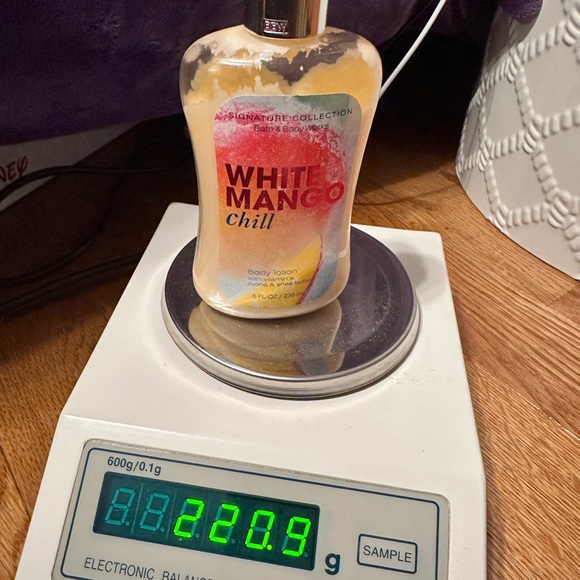 Bath and & Body Works WHITE MANGO CHILL Lotion Signature Collection 8oz (As-Is) - Picture 3 of 3